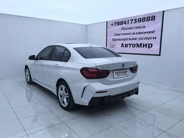 BMW 1 Series 2023 120i M Sports Obsidian Night Edition 9