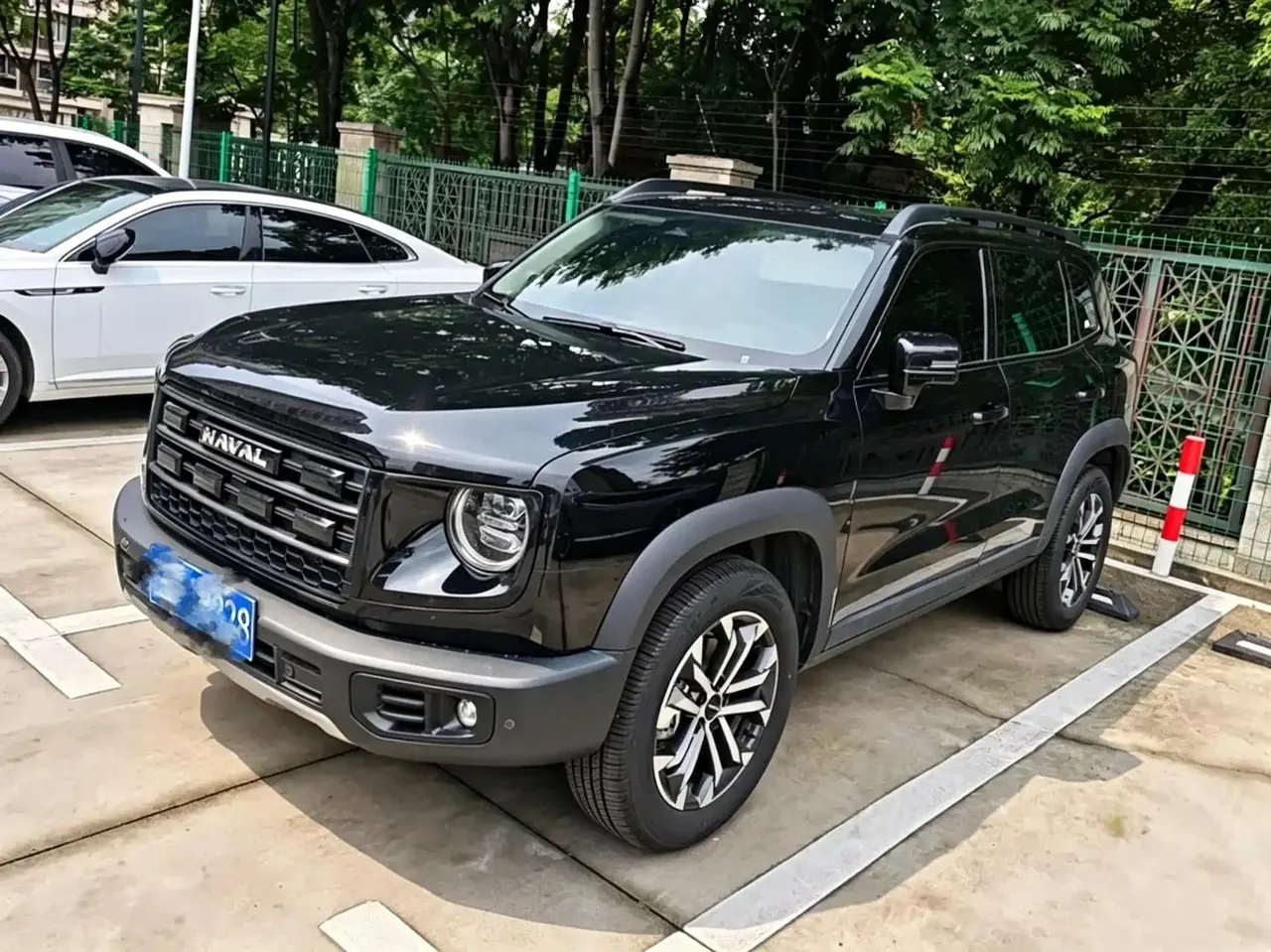 Haval 2026 big dog PLUS Hi4 1.5T 150km tidal wave electric version automatic gear - View 1