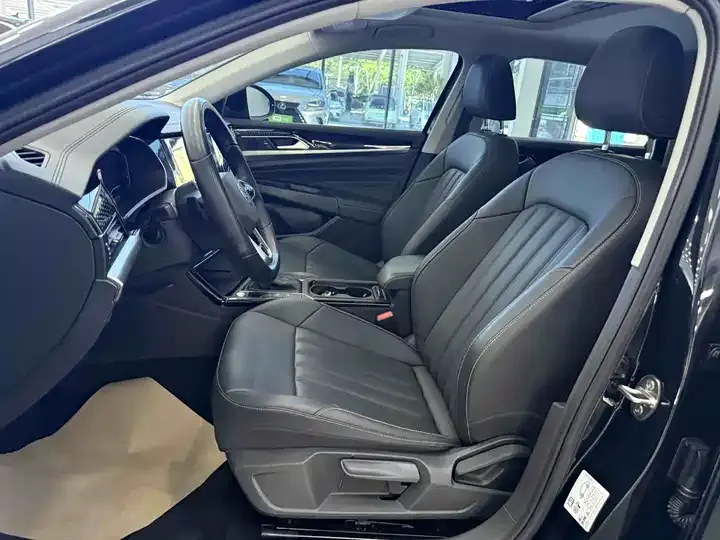 Passat 2022 280TSI Business Edition 9