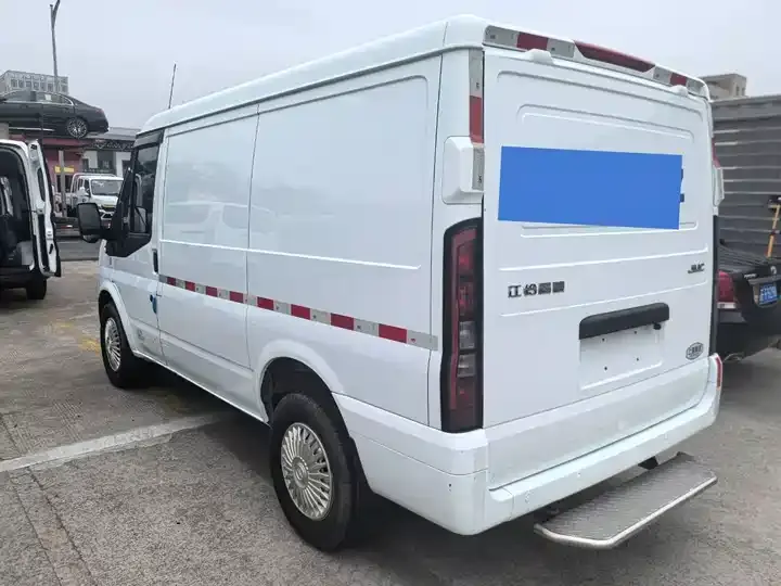 JMC Fushun 2023 2.0T Manual Short Axis Low Top Commercial Vans 2/3 Seat Lift Tailgate 3
