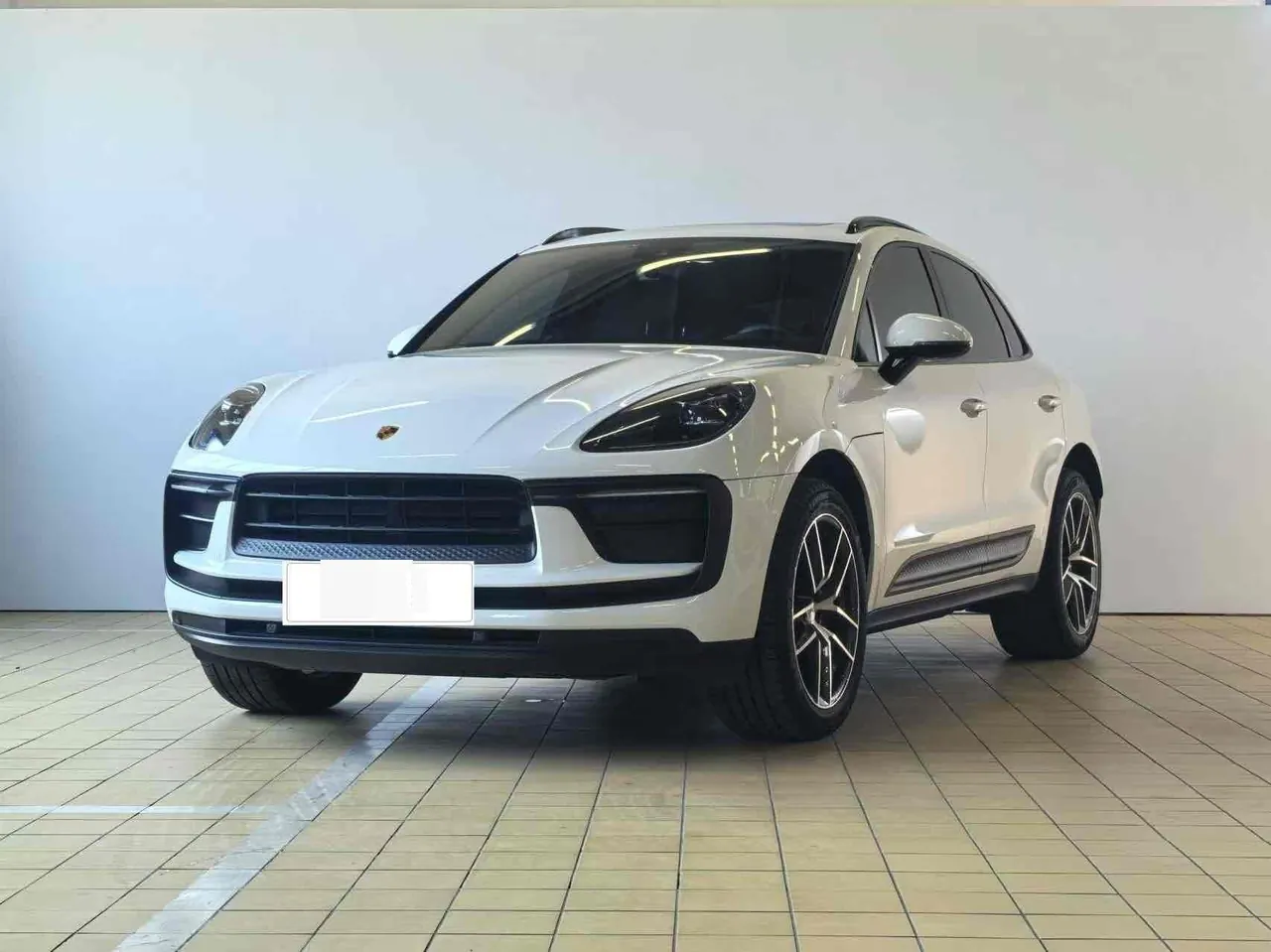 Porsche Macan (Imported) 2022 Macan 2.0T Automatic Gear - View 1