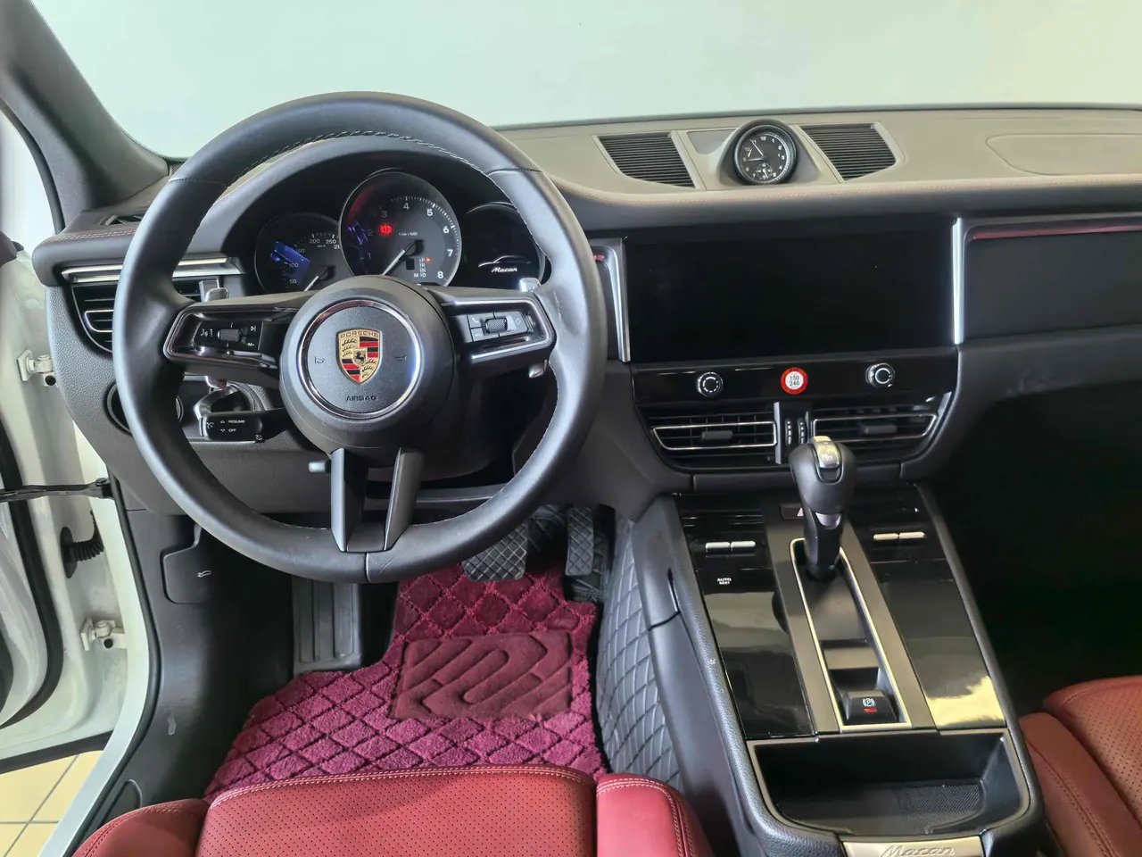 Porsche Macan (Imported) 2022 Macan 2.0T Automatic Gear 4