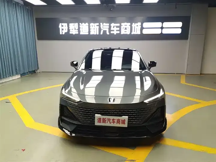 ChangAn UNI-V 2023 1.5T Sports Edition 2