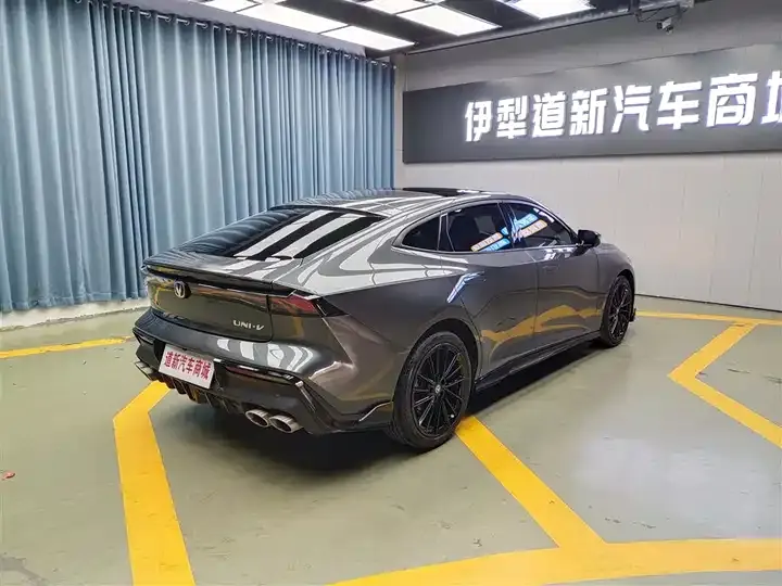 ChangAn UNI-V 2023 1.5T Sports Edition 7