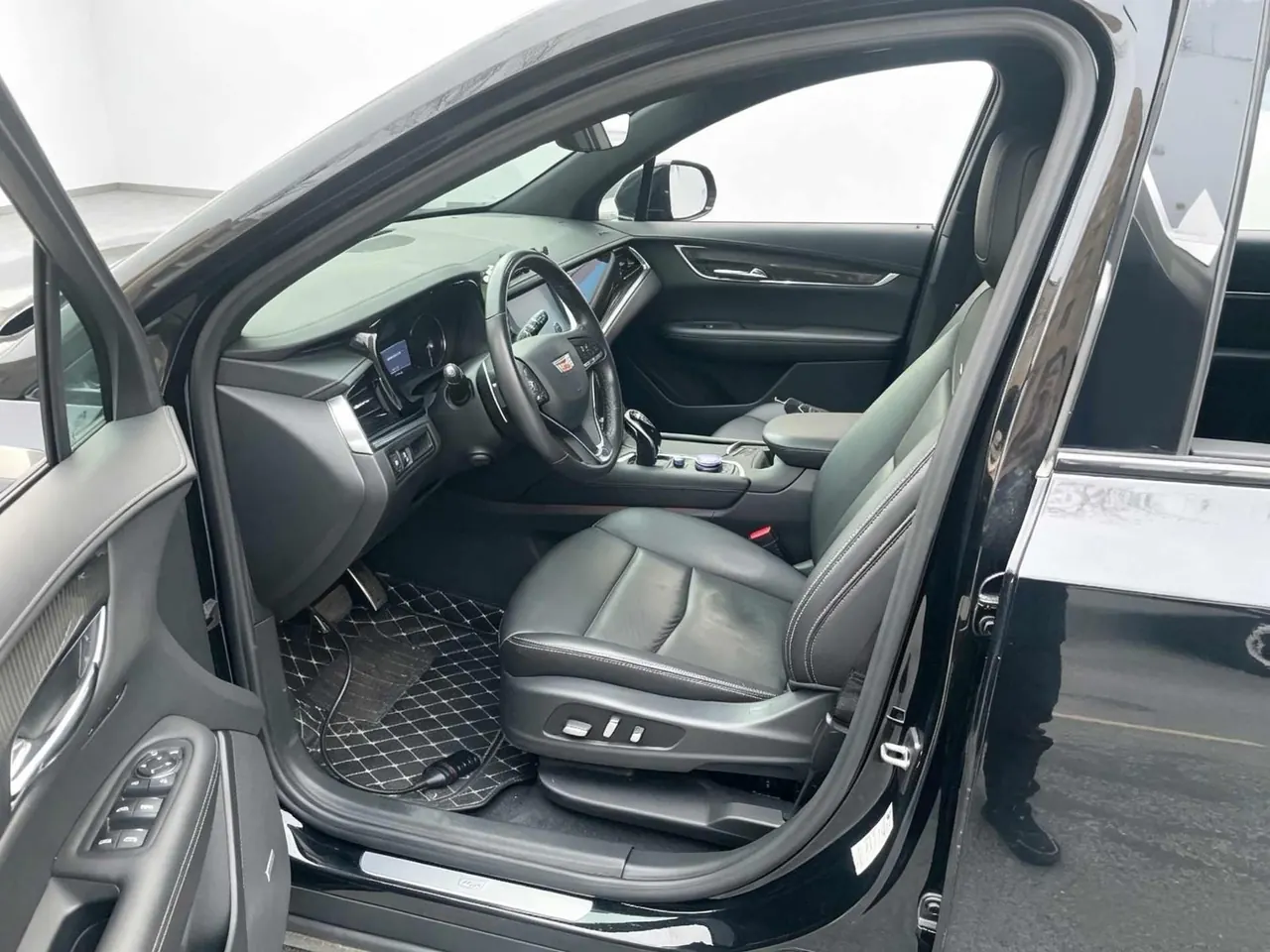 Cadillac 2020 XT6 2.0T 28T 6-seat 4-wheel drive luxury (modified) automatic gear 2