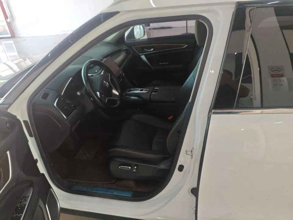 Honda 2020 Crown Road 2.0T 370TURBO Two-Drive Deluxe Automatic Gear 5