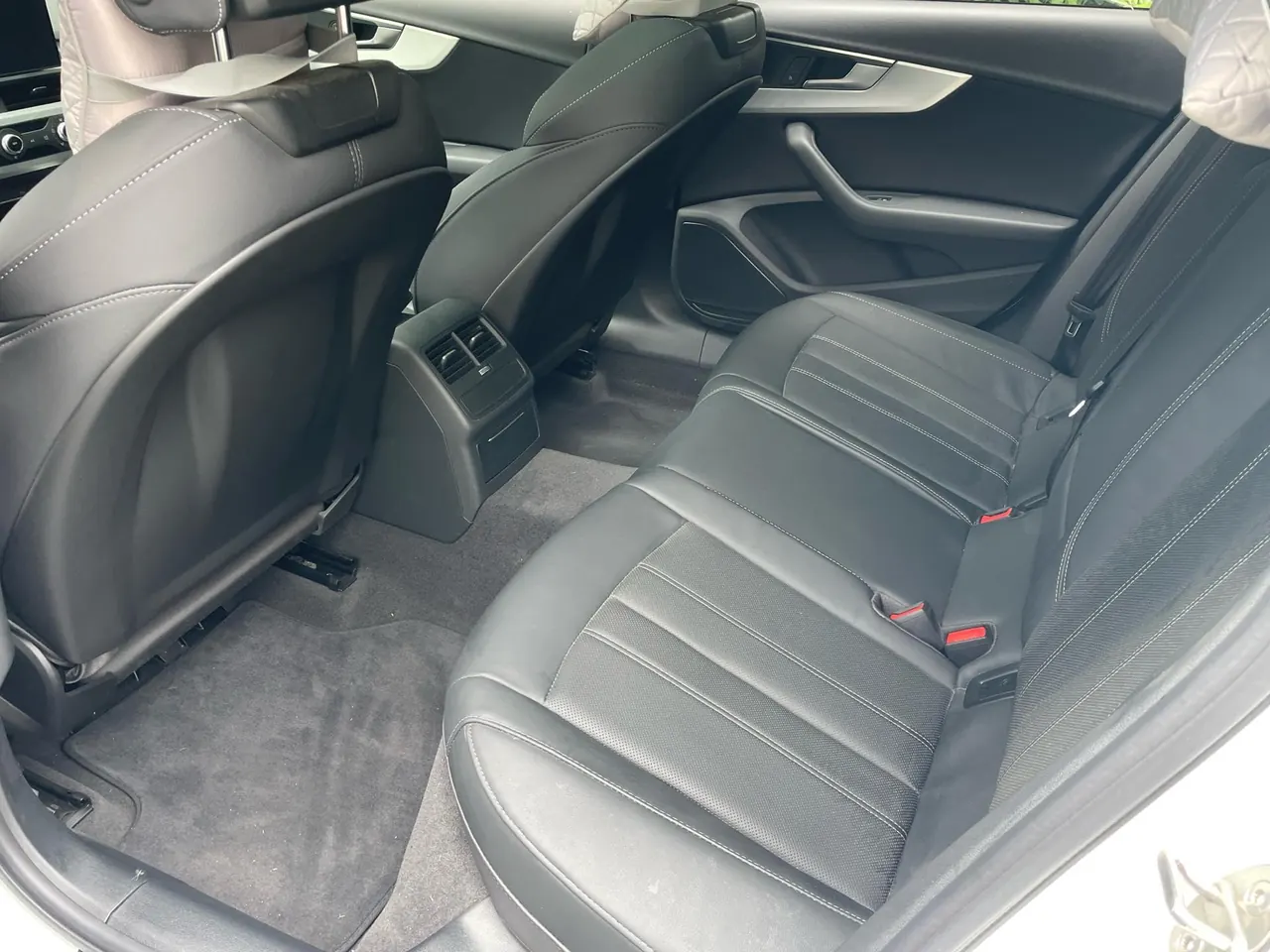 Audi 2020 A4L 2.0TFSI 40TFSI Fashion Dynamic Automatic 10