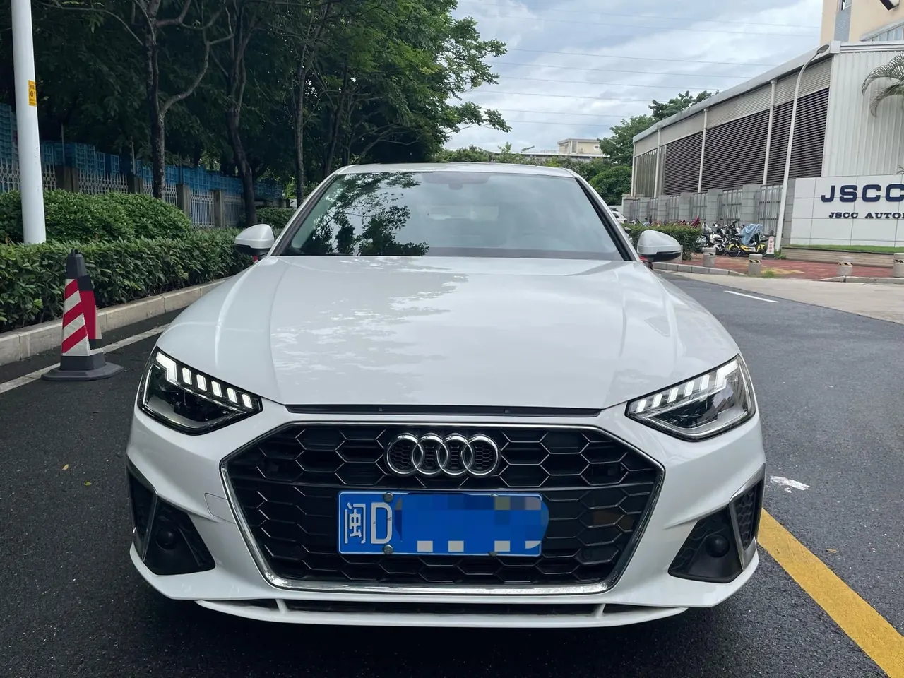 Audi 2020 A4L 2.0TFSI 40TFSI Fashion Dynamic Automatic 2