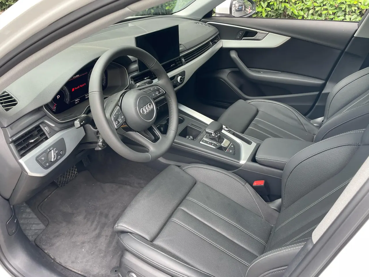 Audi 2020 A4L 2.0TFSI 40TFSI Fashion Dynamic Automatic 8