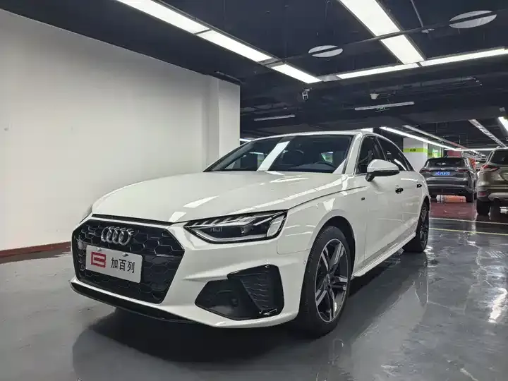 Open image lightbox: Audi A4L 2020 40 TFSI quattro Deluxe Dynamic