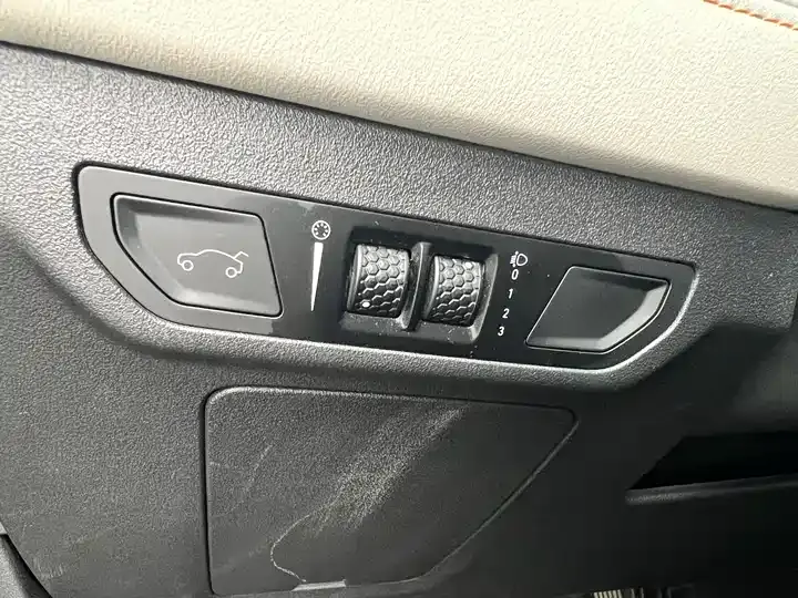 LYNK&amp;CO 06 EM-P 2022 PHEV 84KM Endurance Pro 7
