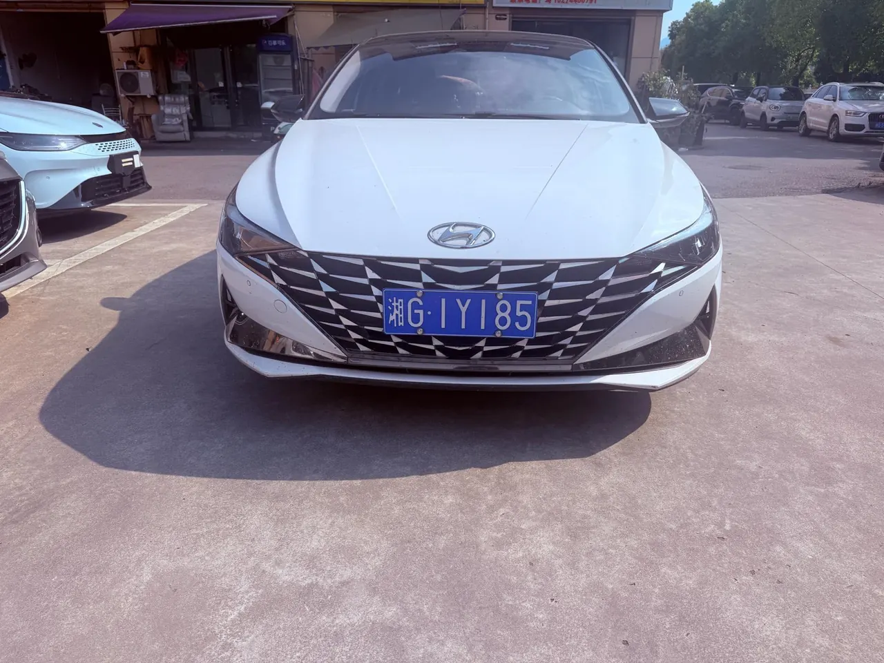 Hyundai 2022 Elantra -3-compartment 1.5 stepless LUX premium automatic gear 2