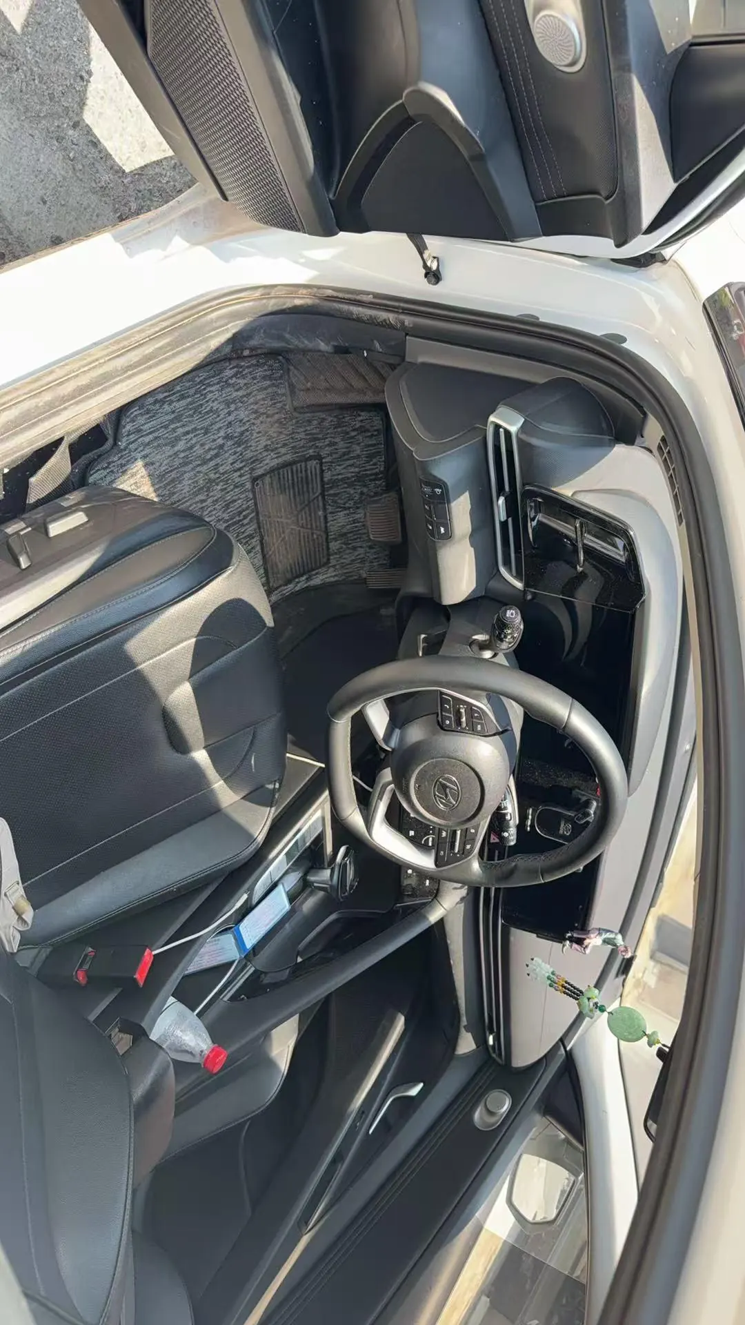 Hyundai 2022 Elantra -3-compartment 1.5 stepless LUX premium automatic gear 3