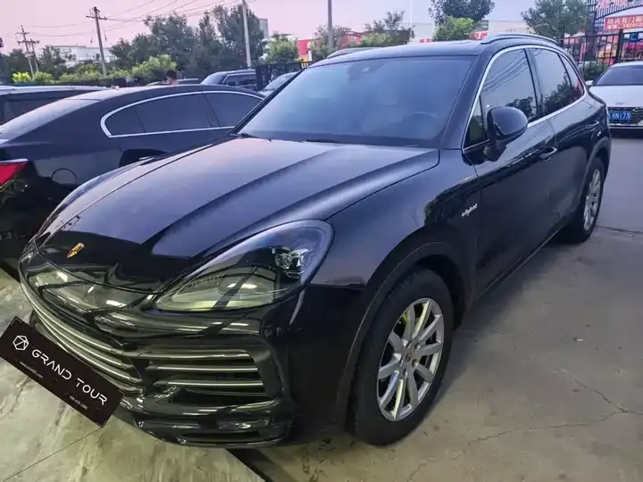 Open image lightbox: Cayenne New Energy 2021 Cayenne E-Hybrid 2.0T