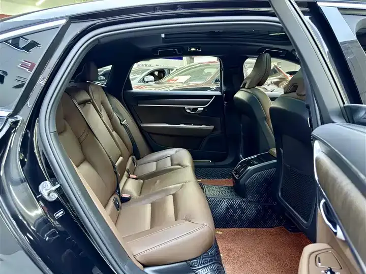 Volvo S90 2022 B5 Zhiyuan Deluxe Edition 6