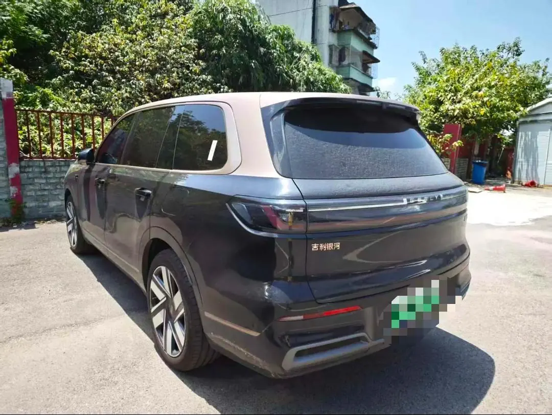 Geely Galaxy 2026 M9 1.5T 210km 4-wheel drive black gold intelligence obsidian version automatic gear 6