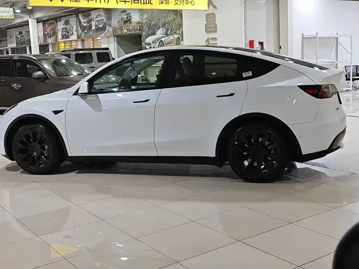 Model Y 2023 rear-wheel drive version 3