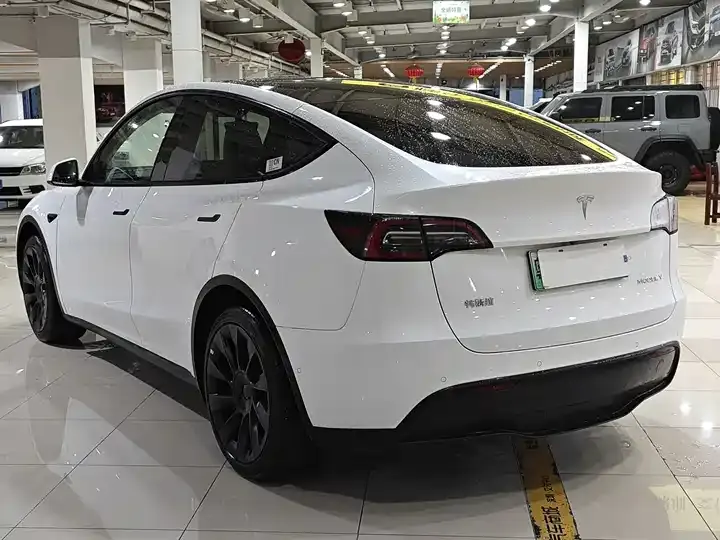 Model Y 2023 rear-wheel drive version 4