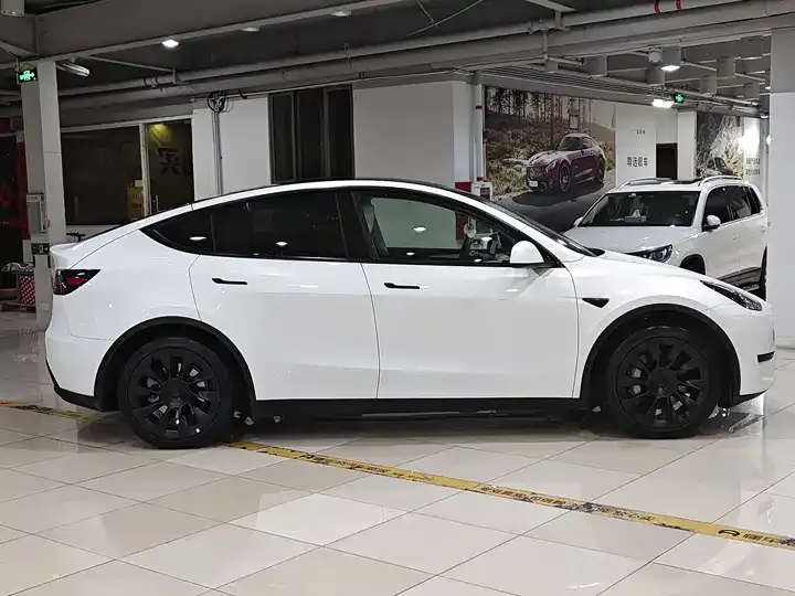 Model Y 2023 rear-wheel drive version 6