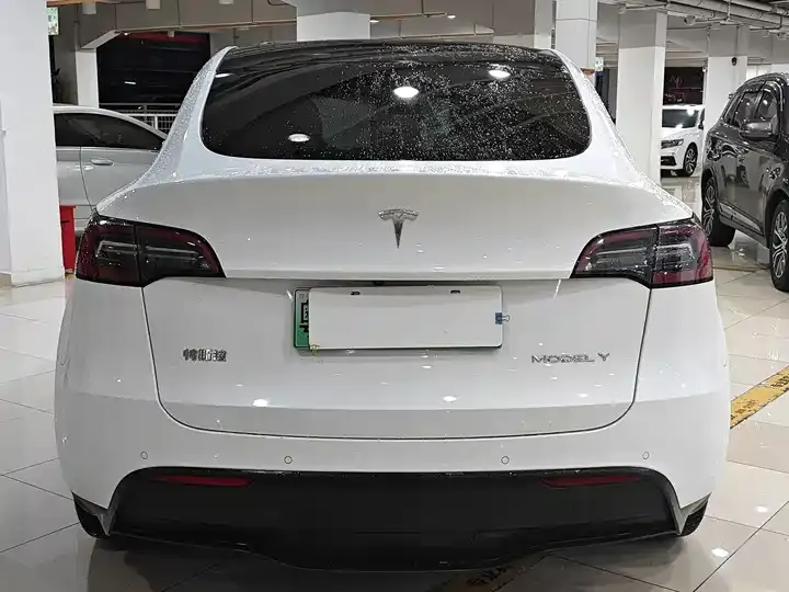 Model Y 2023 rear-wheel drive version 8