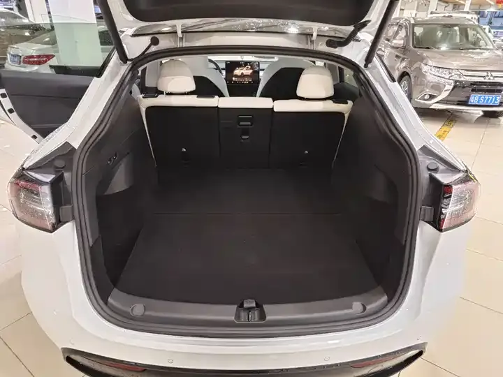Model Y 2023 rear-wheel drive version 9