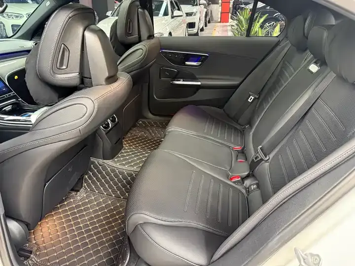 Mercedes Benz Class C 2023 C 260 L Sports Edition 9