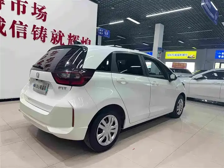 Fit 2021 1.5L CVT Tide Edition 6