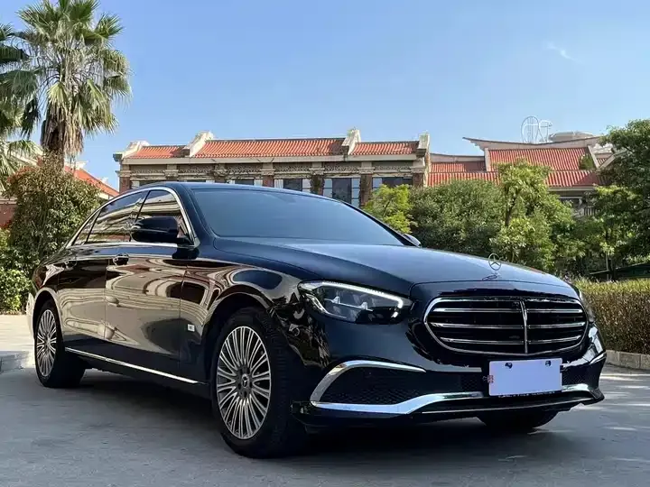 Mercedes Benz E-Class 2023 E 300 L Fashion 3