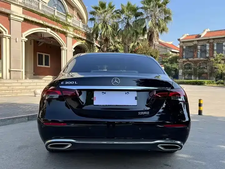 Mercedes Benz E-Class 2023 E 300 L Fashion 5