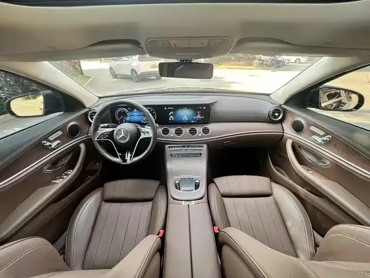 Mercedes Benz E-Class 2023 E 300 L Fashion 8