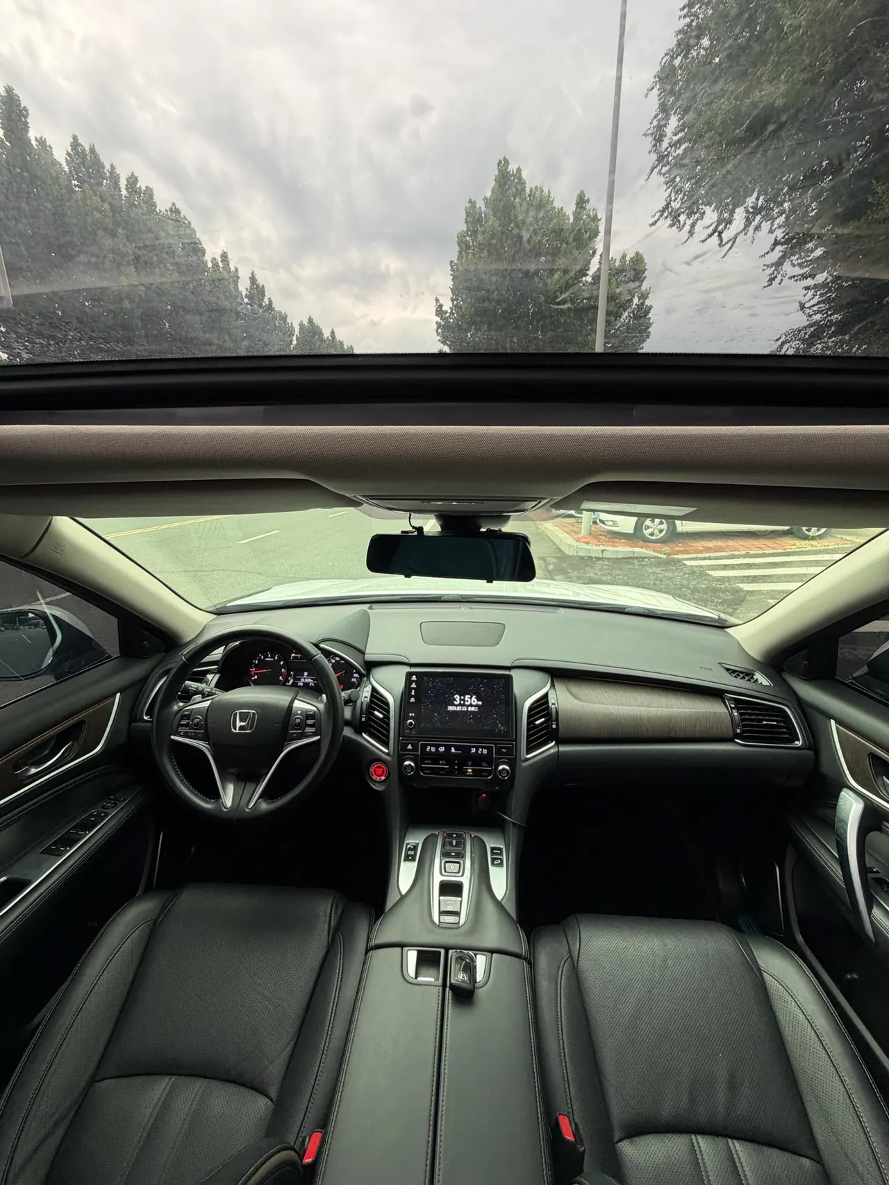 Honda 2020 Crown Road 2.0T 370TURBO Two-Drive Deluxe Automatic Gear 4