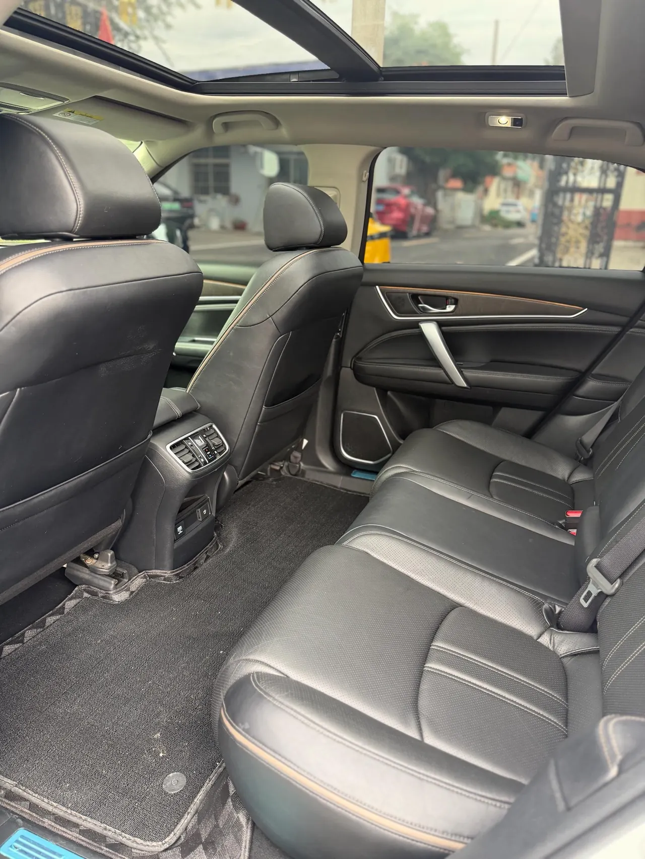 Honda 2020 Crown Road 2.0T 370TURBO Two-Drive Deluxe Automatic Gear 5
