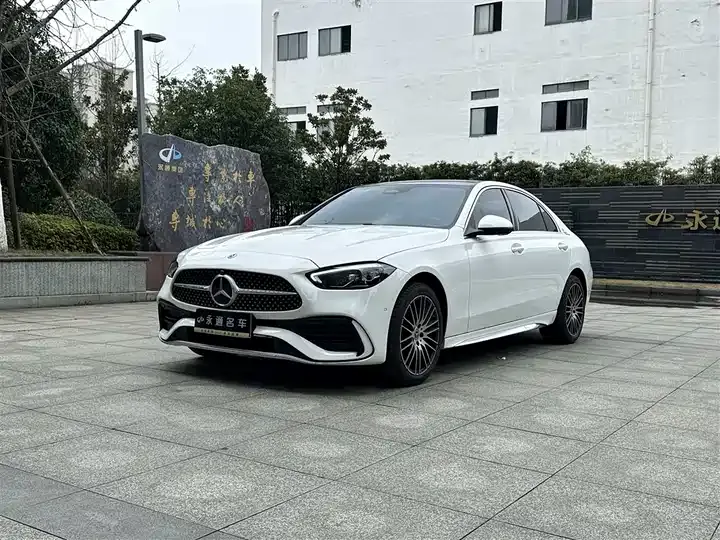 Mercedes Benz Class C 2025 to C 260 L Sports Edition - View 1