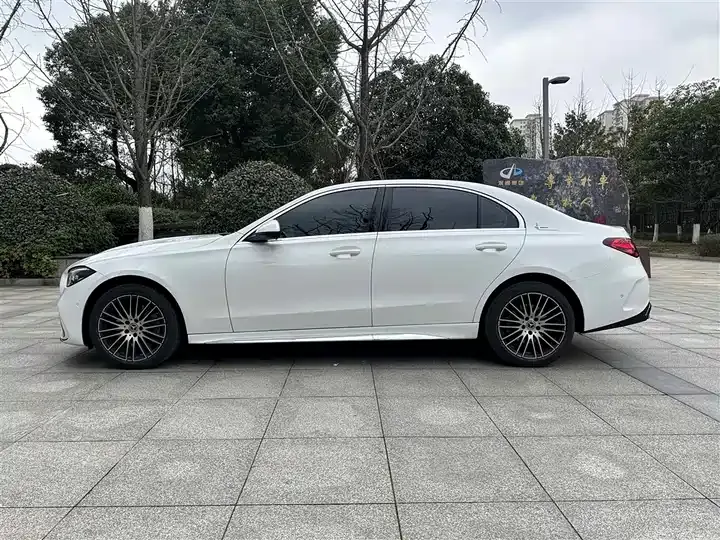 Mercedes Benz Class C 2025 to C 260 L Sports Edition 9