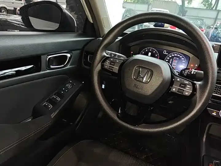 Civic 2023 240TURBO CVT Dynamic C Special Edition 11