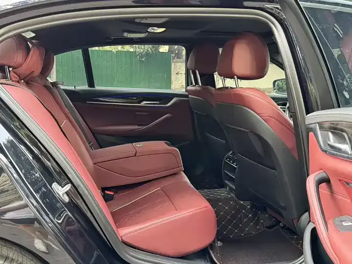 BMW 5 Series 2022 model 525Li M Sport Package 10