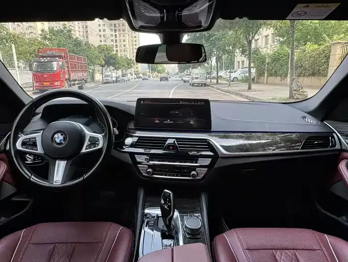 BMW 5 Series 2022 model 525Li M Sport Package 12