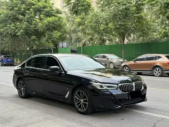 BMW 5 Series 2022 model 525Li M Sport Package 3