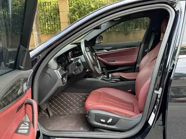 BMW 5 Series 2022 model 525Li M Sport Package 8