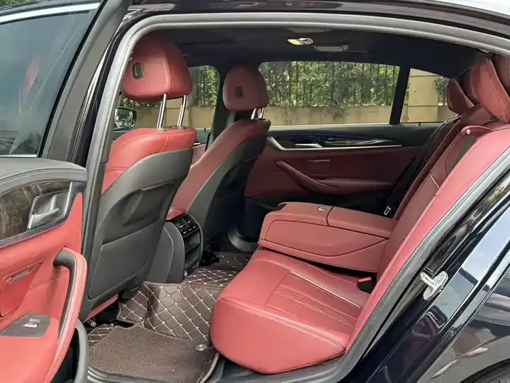 BMW 5 Series 2022 model 525Li M Sport Package 9