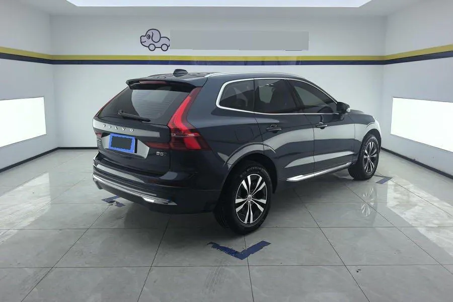 Volvo 2024 XC60 48V 2.0T B5 4-wheel-drive Zhiyi Deluxe Edition Automatic Gear 2