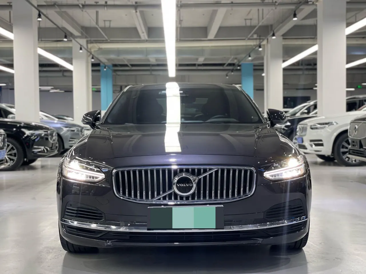 Volvo S90 New Energy 2022 S90 PHEV 2.0T T8 Zhiyi Deluxe Automatic Gear 2