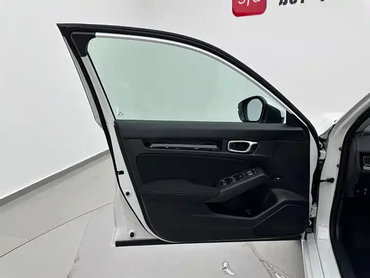 Civic 2023 240TURBO CVT 8