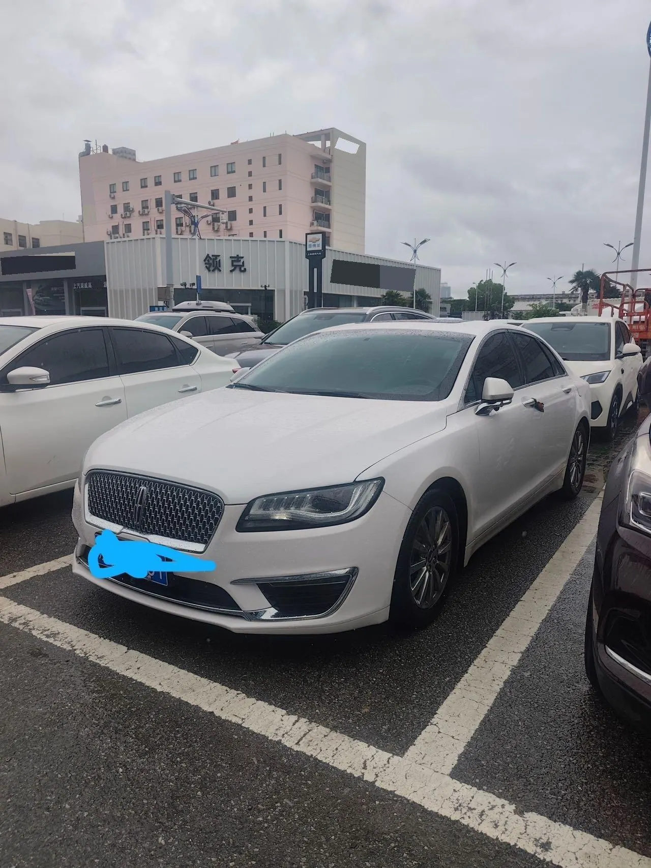 Open image lightbox: Lincoln MKZ (Imported) 2020 MKZ 2.0T Exclusive Edition Automatic Gear
