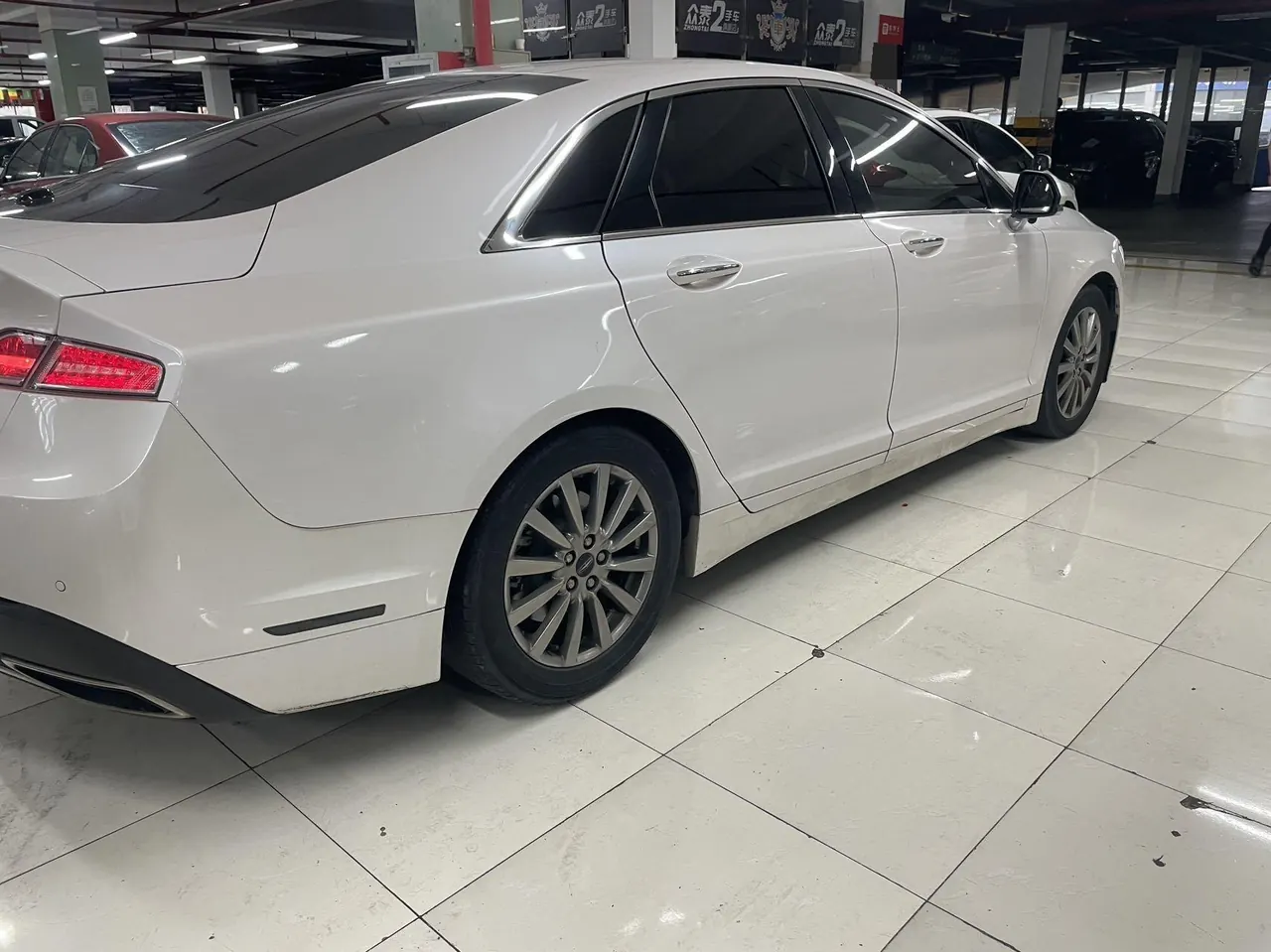 Lincoln MKZ (Imported) 2020 MKZ 2.0T Exclusive Edition Automatic Gear 9