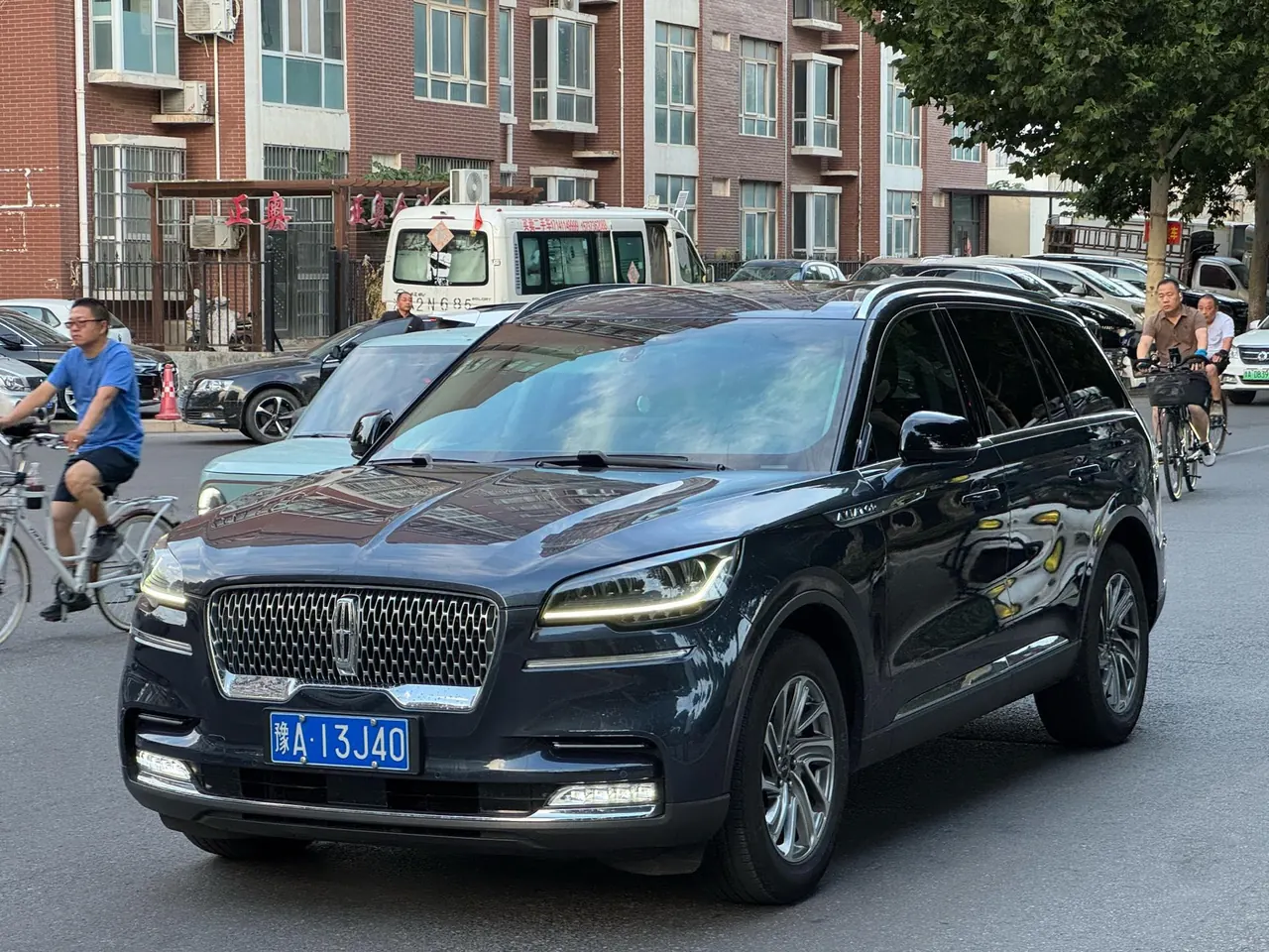 Lincoln 2020 Aviator 3.0T V6 4-wheel Drive Premium Edition Automatic Gear - View 1