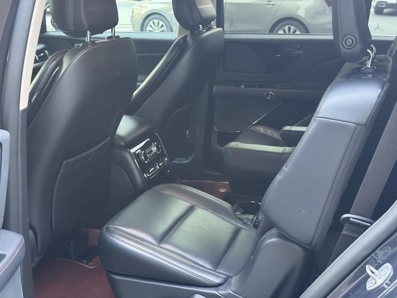 Lincoln 2020 Aviator 3.0T V6 4-wheel Drive Premium Edition Automatic Gear 3