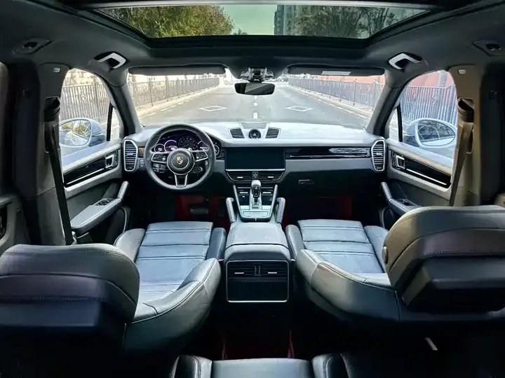 Cayenne New Energy 2023 Cayenne E-Hybrid 2.0T Platinum Edition 5