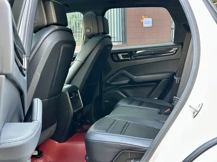 Cayenne New Energy 2023 Cayenne E-Hybrid 2.0T Platinum Edition 6