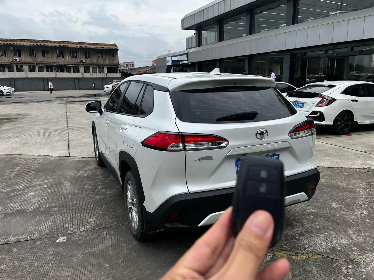 Toyota 2023 Asian Dragon 2.5 Deluxe Edition Automatic 4